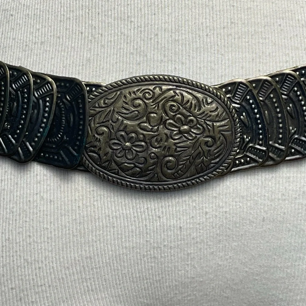 Unbranded Metal Embossed Bronze Colored Stretch Belt Ornate Medallion Style L